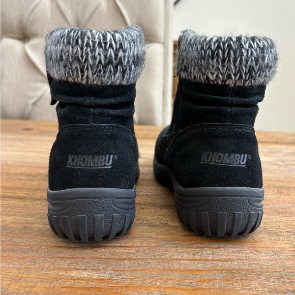 Khombu Ladies All-Weather Black Suede Ankle Boots with Knit Cuff - Picture 2 of 5